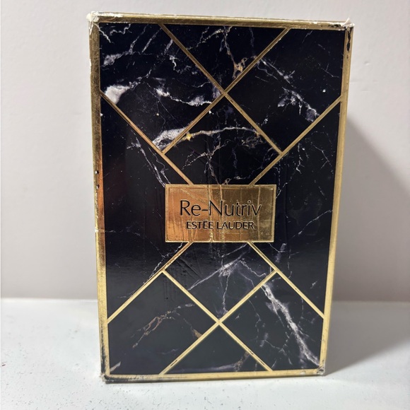 Estee Lauder Other - Estee Lauder Re-Nutriv Ultimate Diamond 3 Piece Set